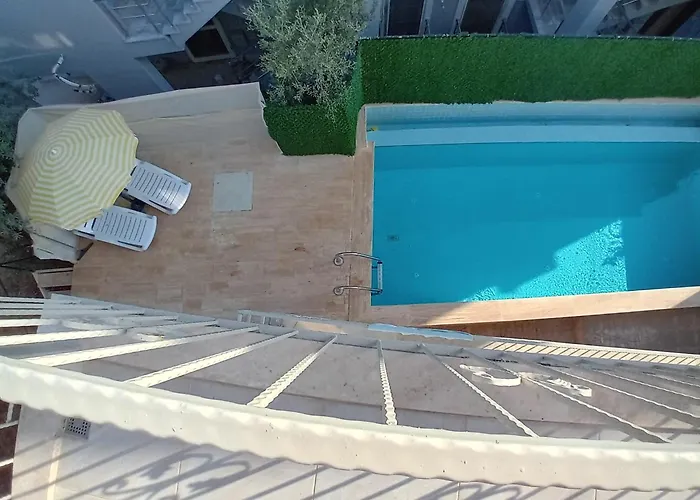 Apartment Hill Defne